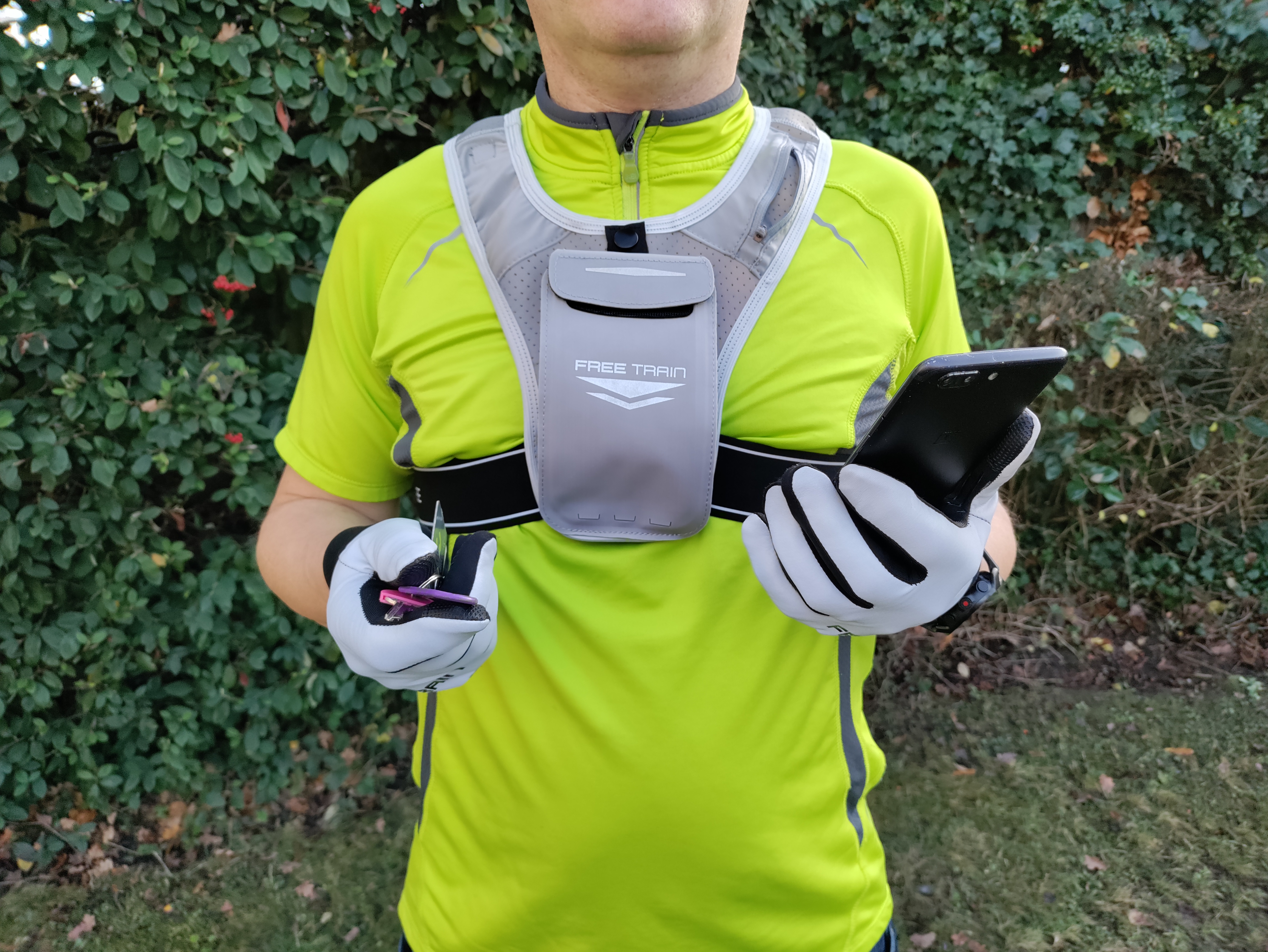 free train running phone holder